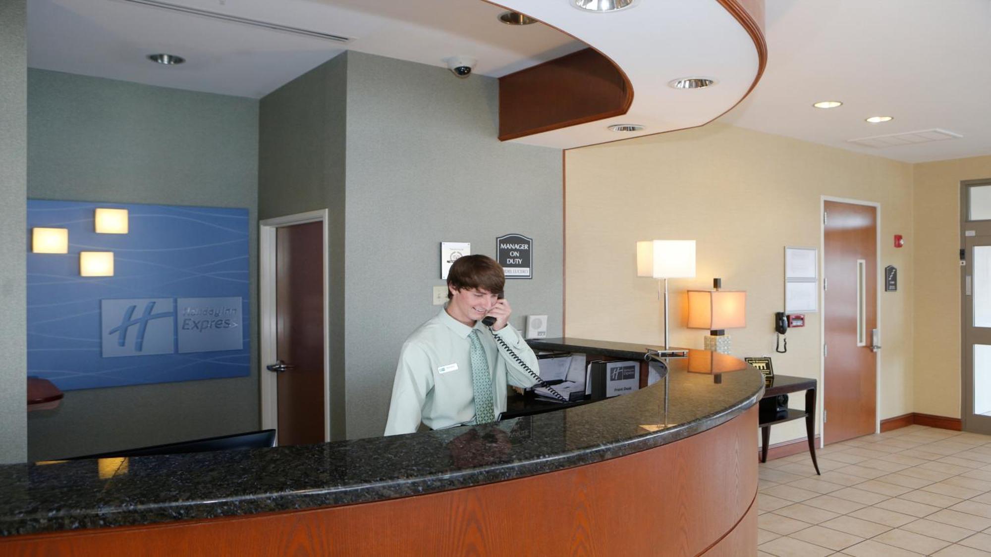 Holiday Inn Express Leland - Wilmington Area By Ihg Eksteriør billede